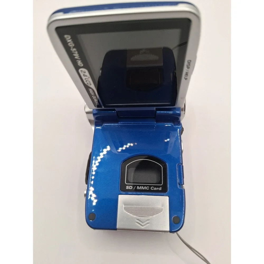 DXG-579V HD 2.4 LCD Blue Digital Video Camera USB Untested F 3.2 / 7.5mm 4x Zoom